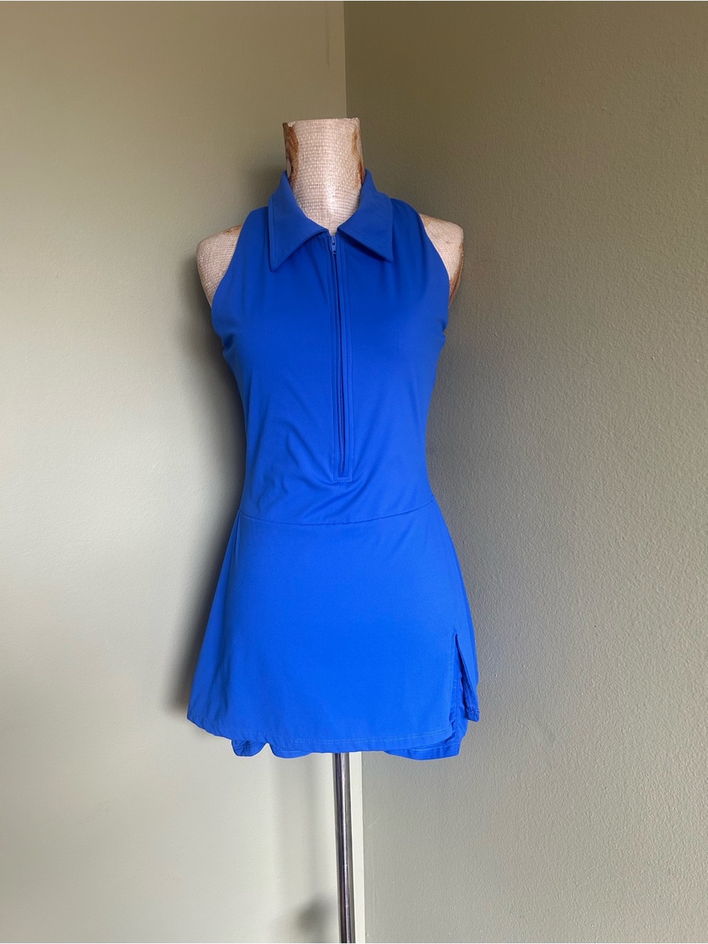 NWOT Qinsen Sleeveless Zip-Front Mini Tennis Dress in Royal Blue W/Shorts
